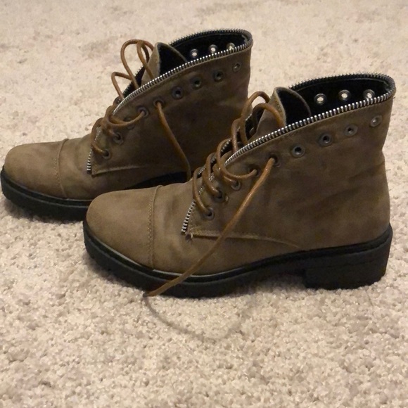 Lace up Combat boots - Picture 2 of 4